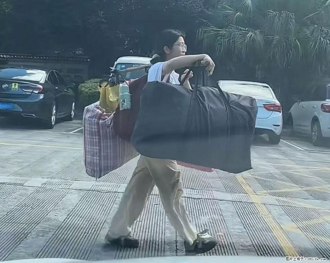 全网追的“扁担女孩”，找了一份暑假工，时薪12元 - 德州生活资讯 - 德州28生活网 dz.28life.net